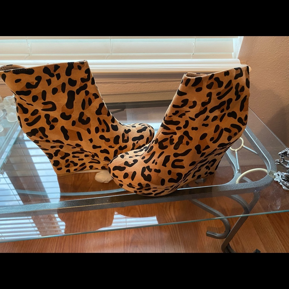 Never worn leopard print wedge